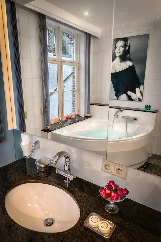 Canalside House - Luxury Guesthouse 19/20