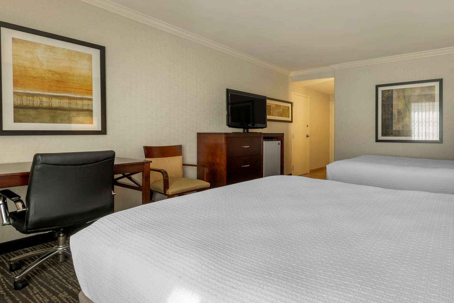 Best Western Plus Carriage Inn 32/78