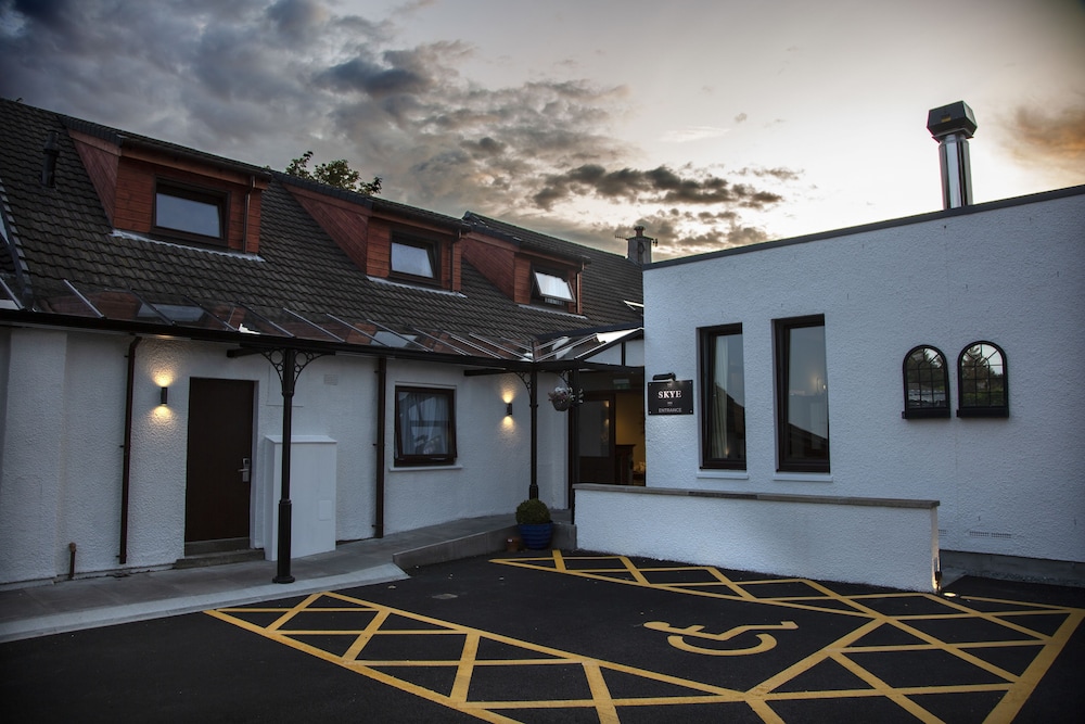 The Skye Inn 7/36