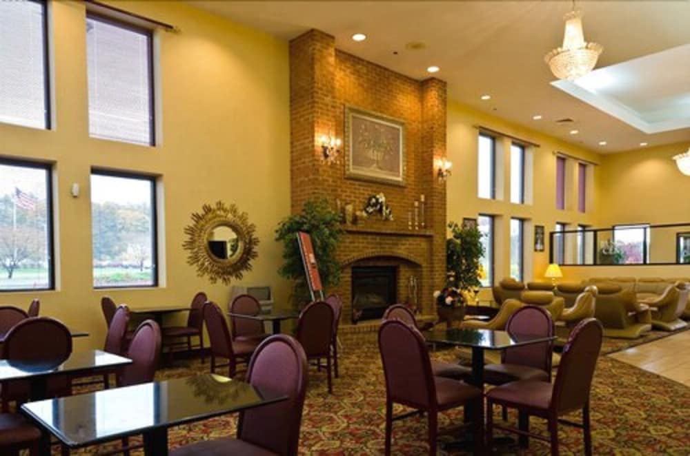 Comfort Suites Hagerstown Southeast 37/39