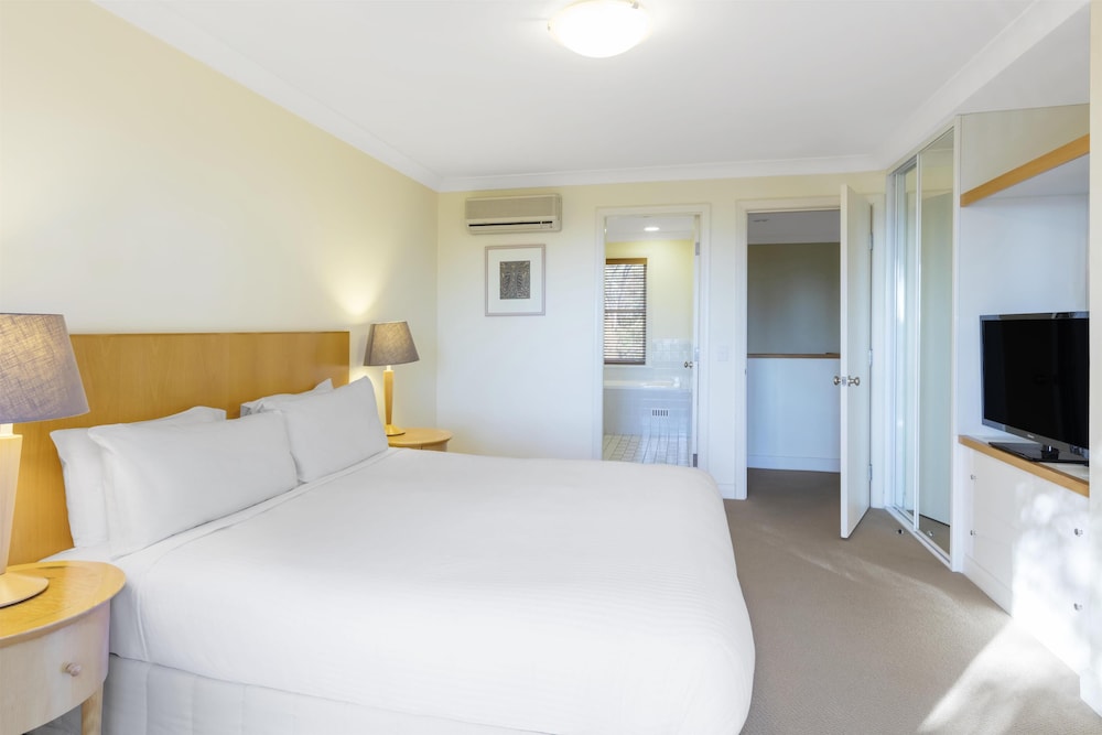 Avani Cypress Lakes Resort 10/50