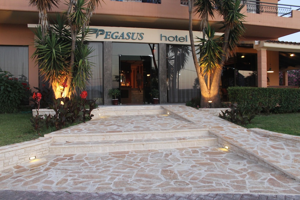 Pegasus Hotel 41/42