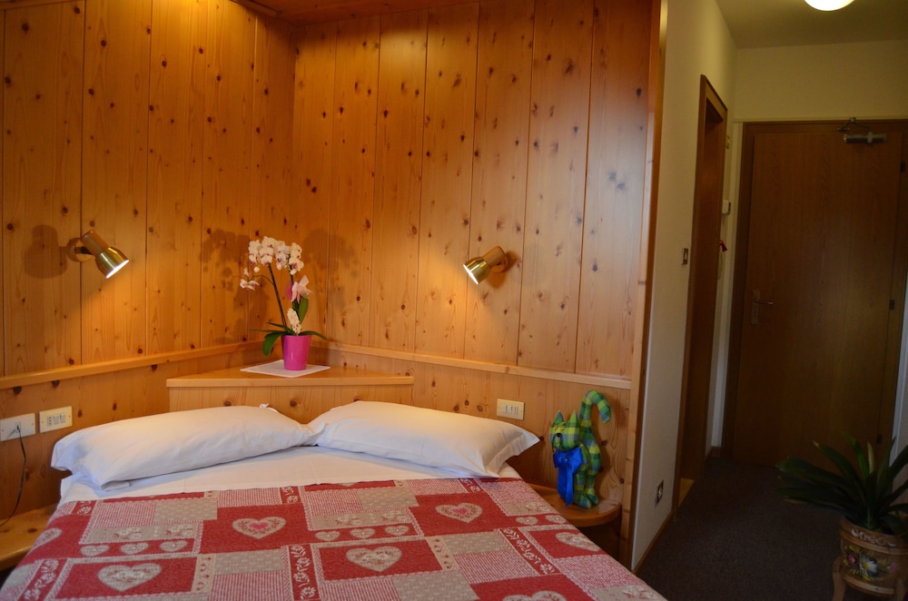 HOTEL LADINA 26/56