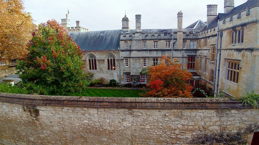 The Tower House 34/36