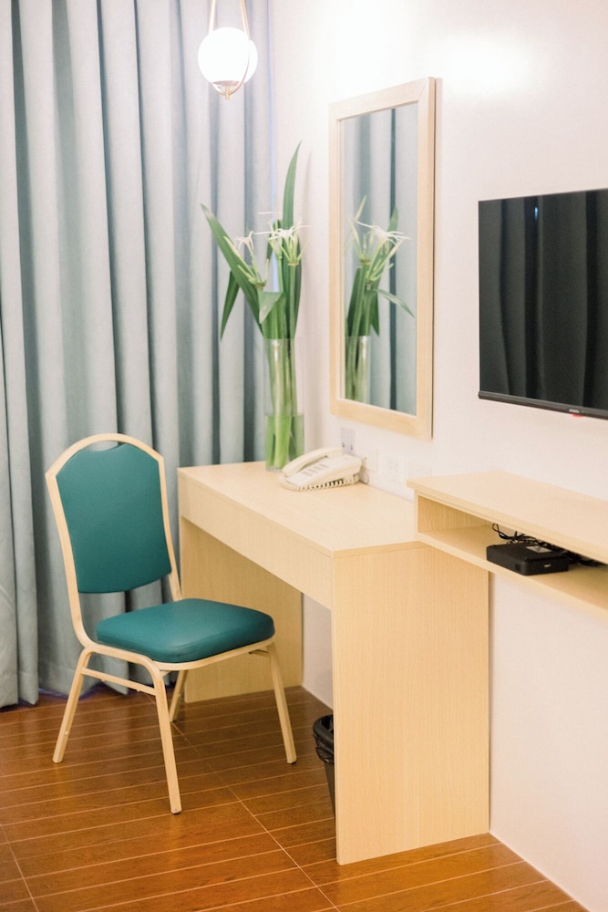 Allure Hotel And Suites 51/55