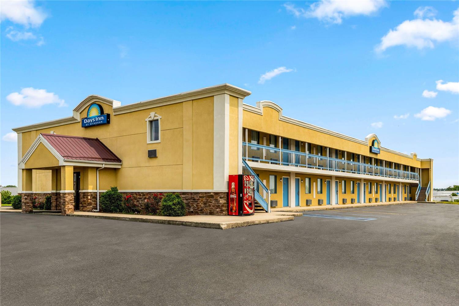 Days Inn by Wyndham Fort Wayne 18/21