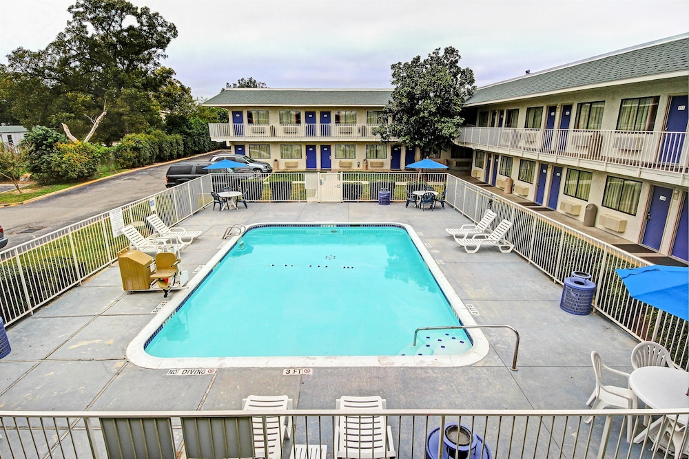 Motel6 San Marcos, TX