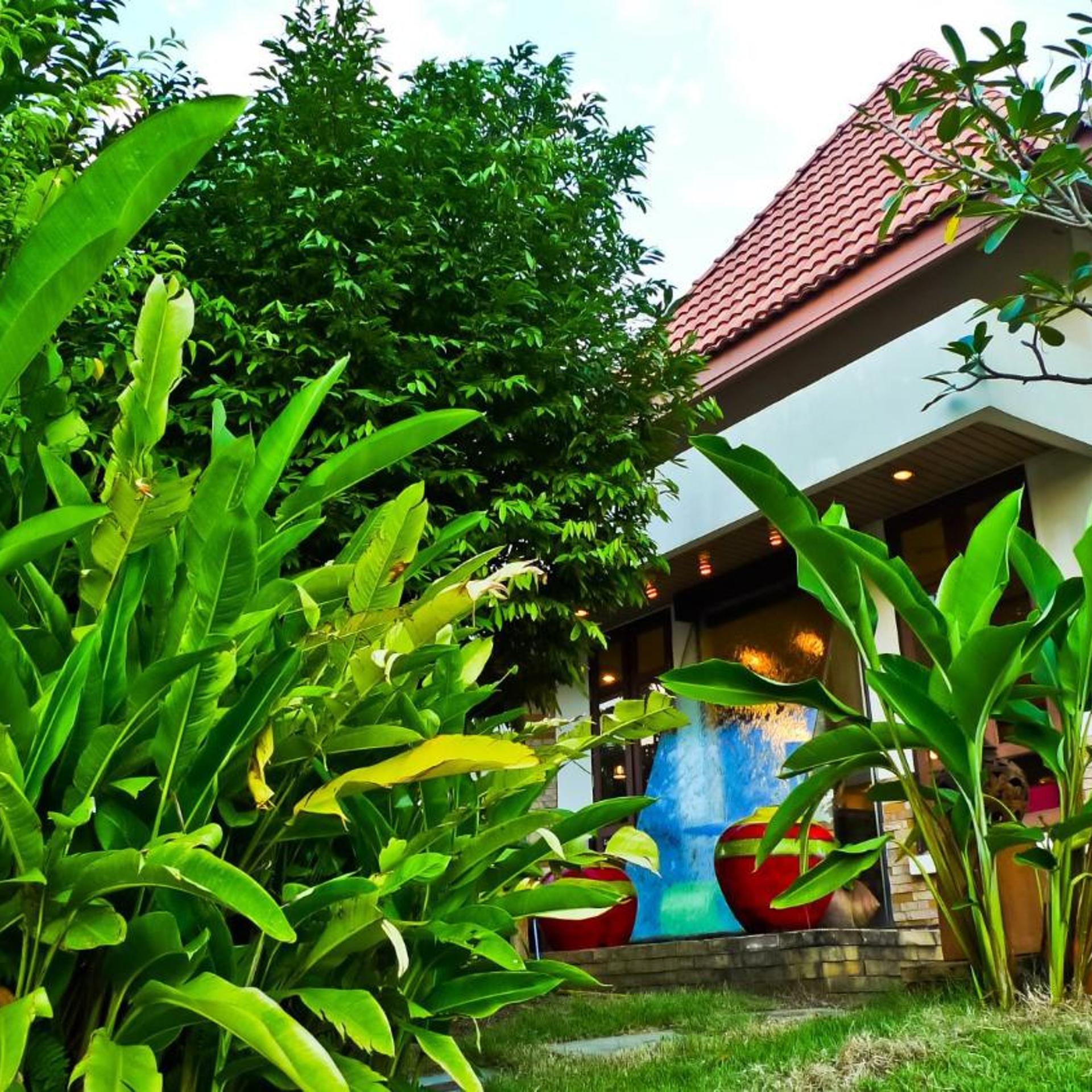River Resort & Spa 33/35