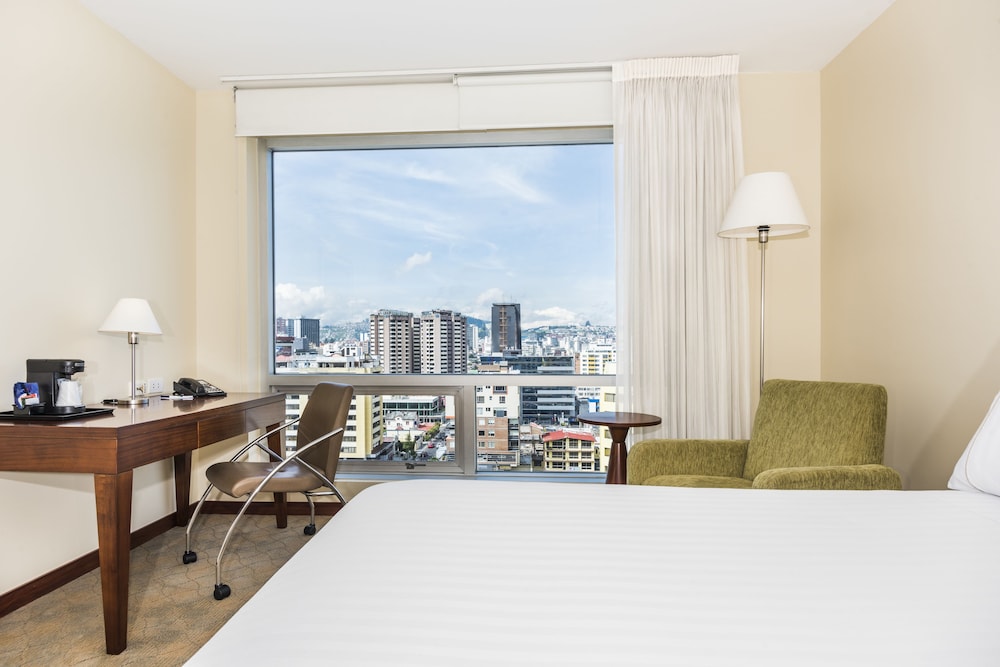 HOLIDAY INN EXPRESS QUITO 19/66