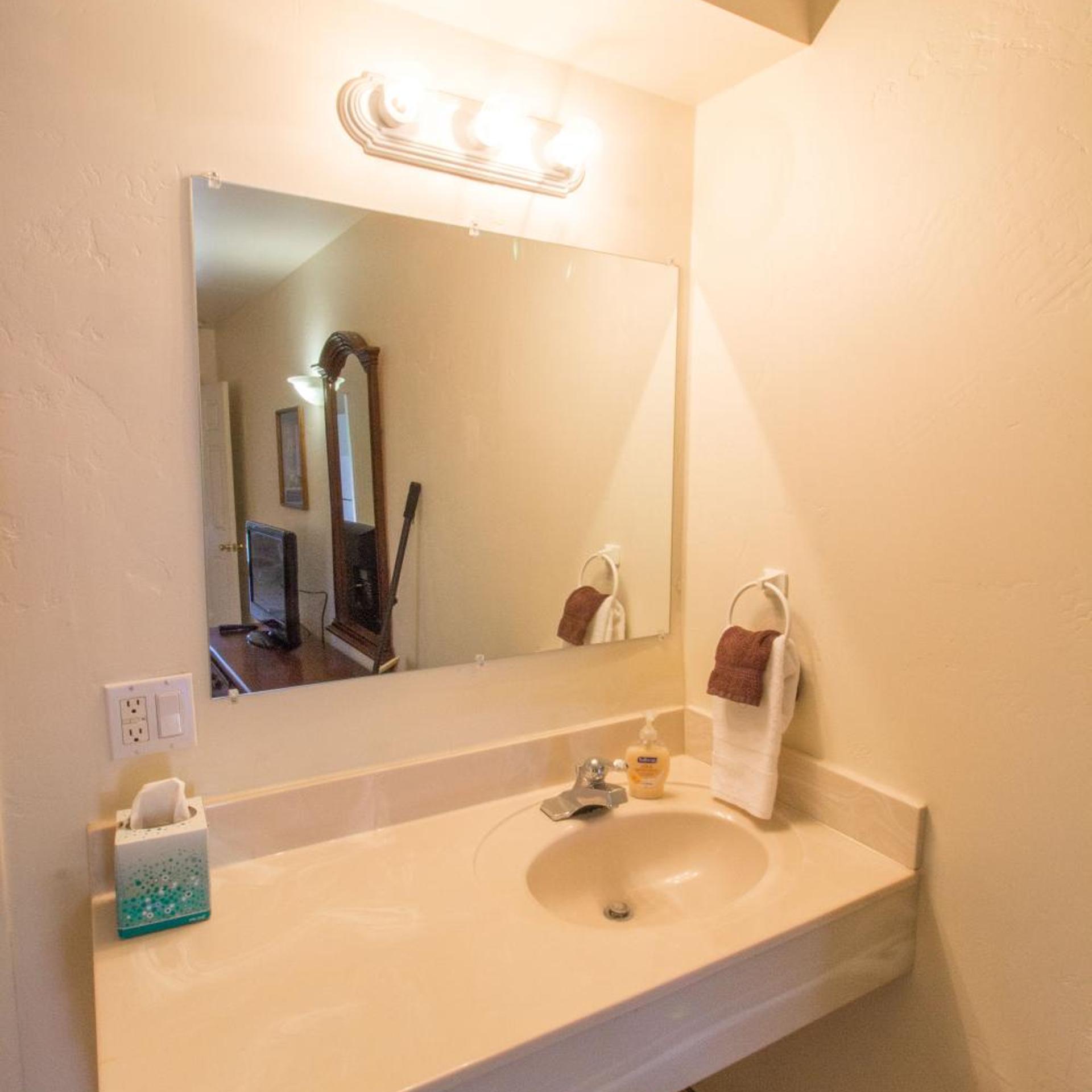 Suite, King Bed, Queen Bed, Stagecoach Suites 3/3