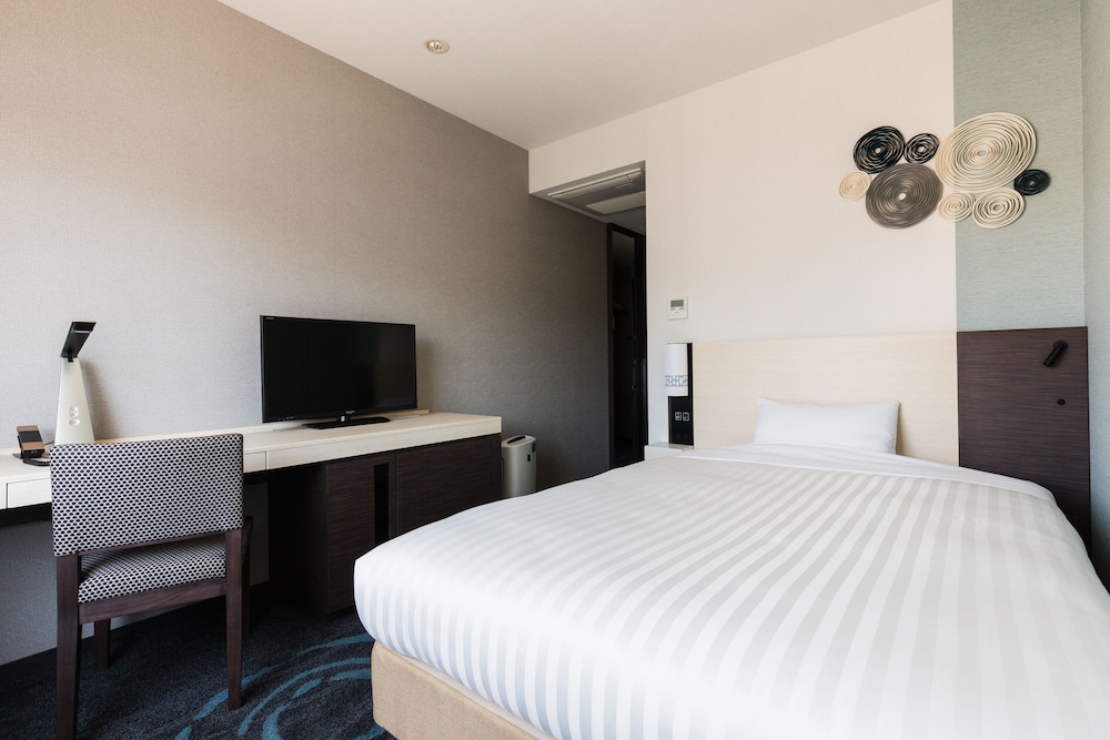 ROOM, SINGLE