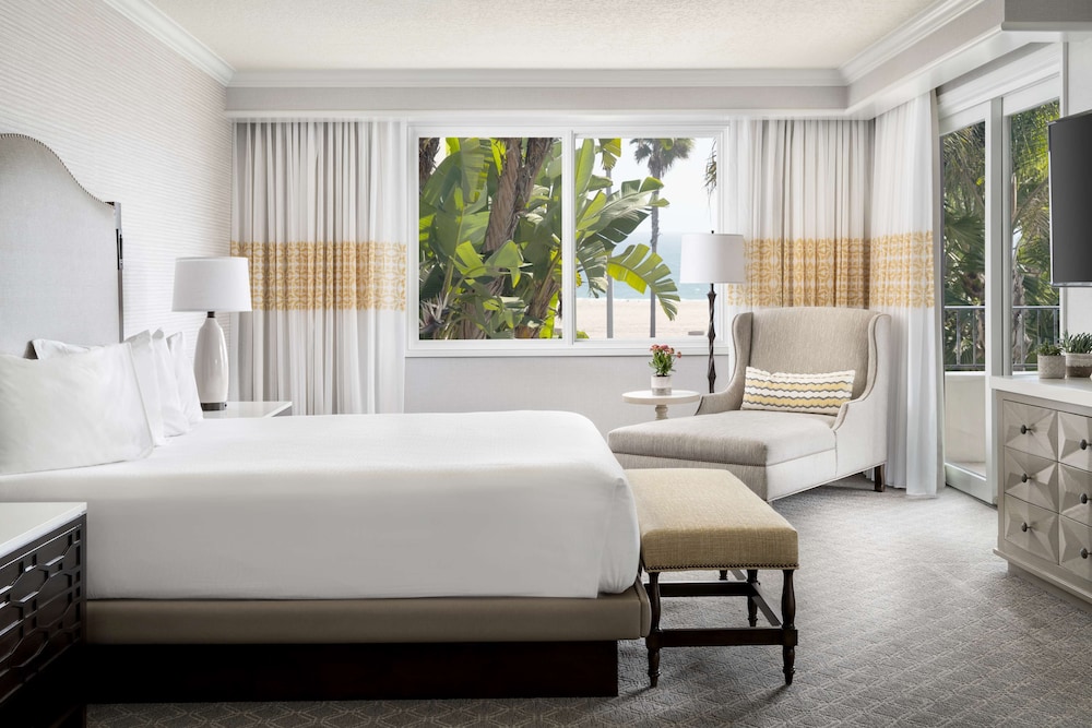 Pacific, Suite, King Bed
