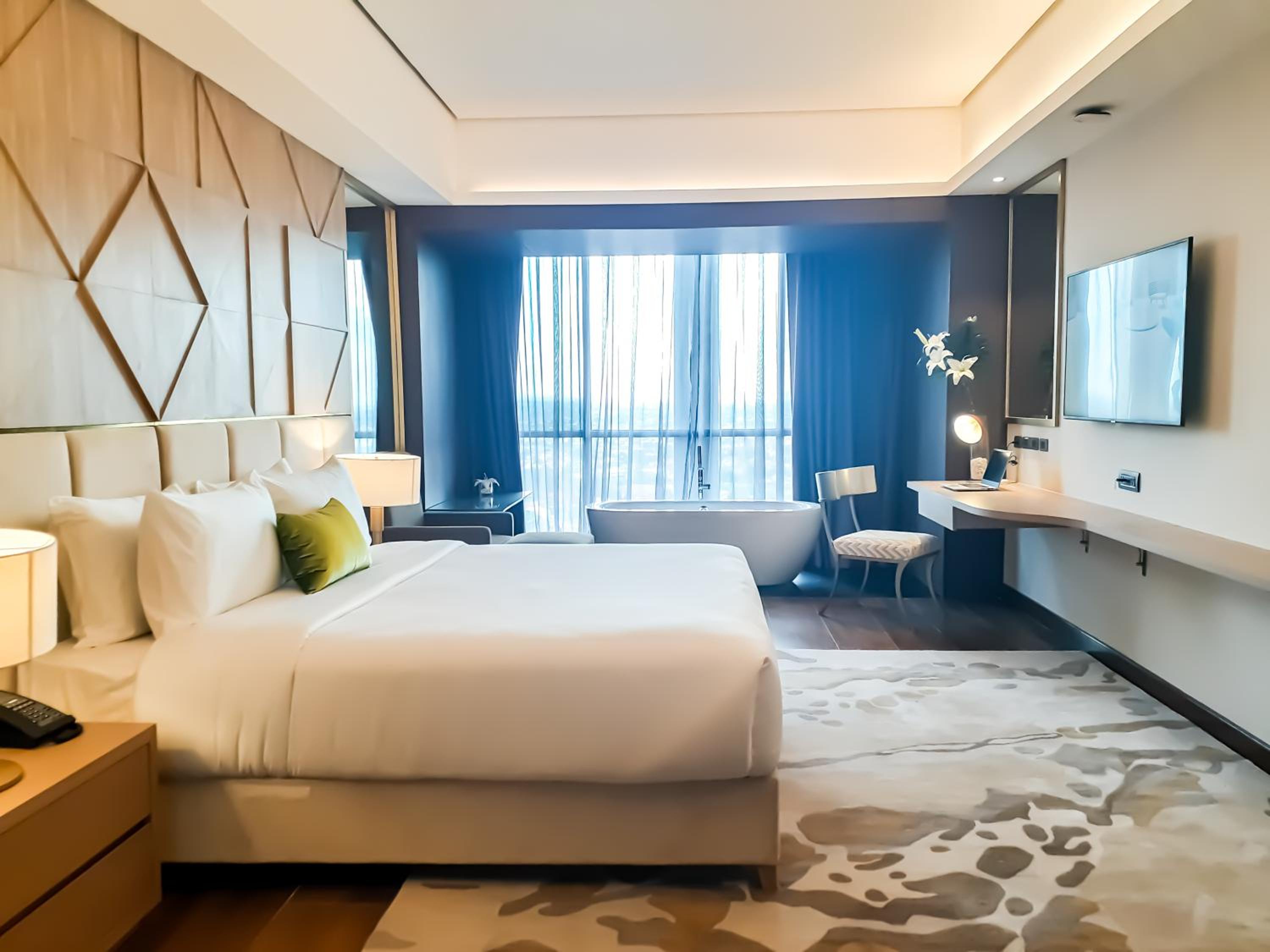 The Excelsior Hotel Las Pinas 13/50