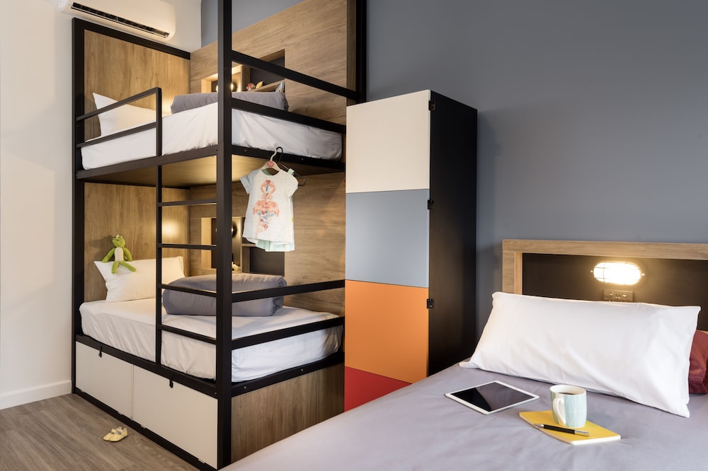 Hostel G 13/40