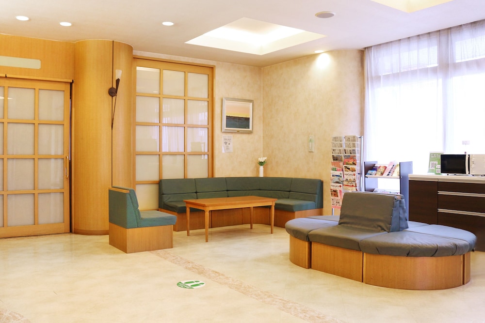 Island Hotel 44/60