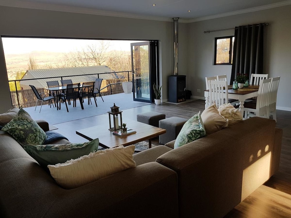 Clarens Escape 8/12