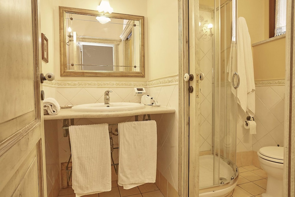 LUXURY, SUITE, MULTIPLE BEDS