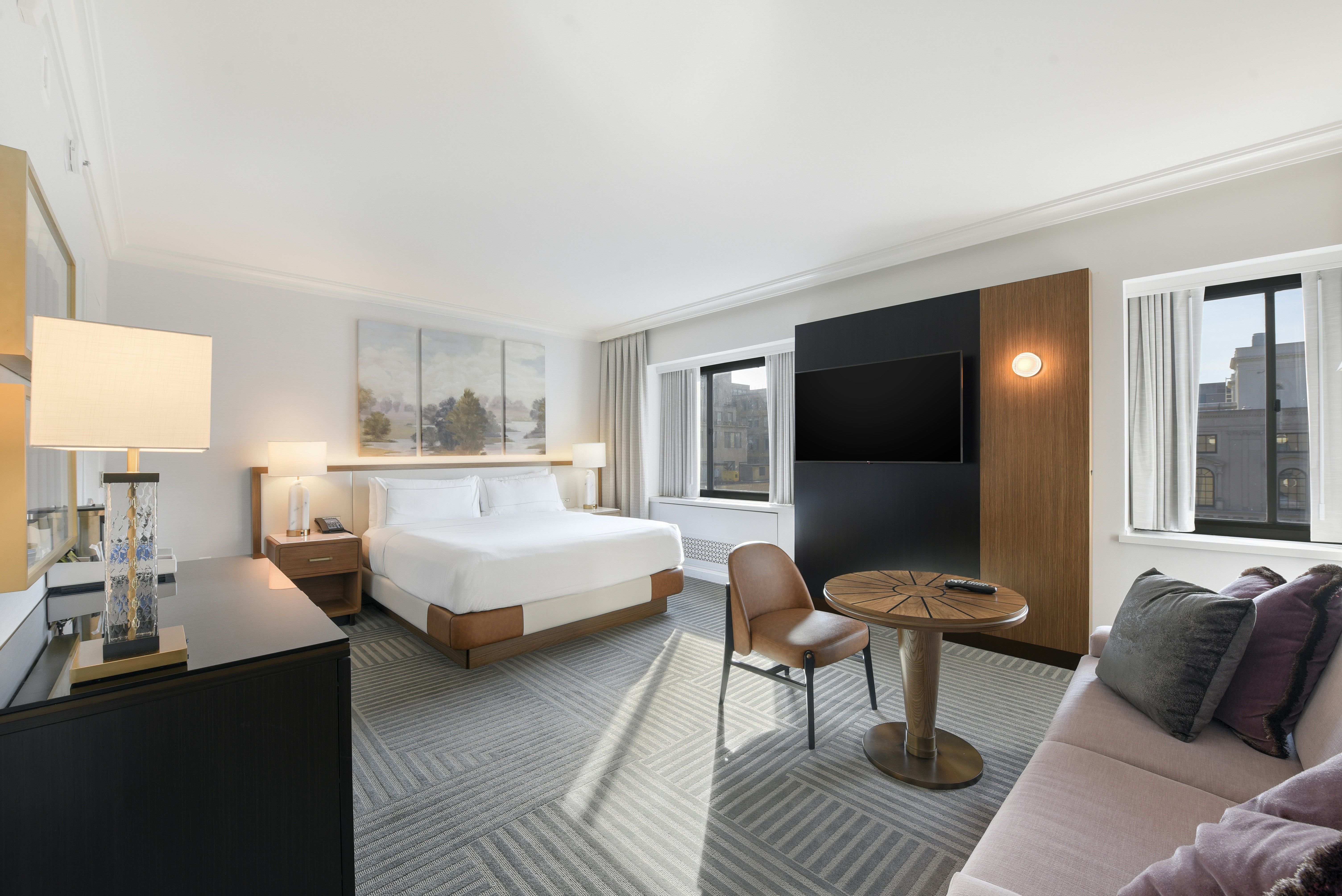 DELUXE, QUEEN BED, CITY VIEW