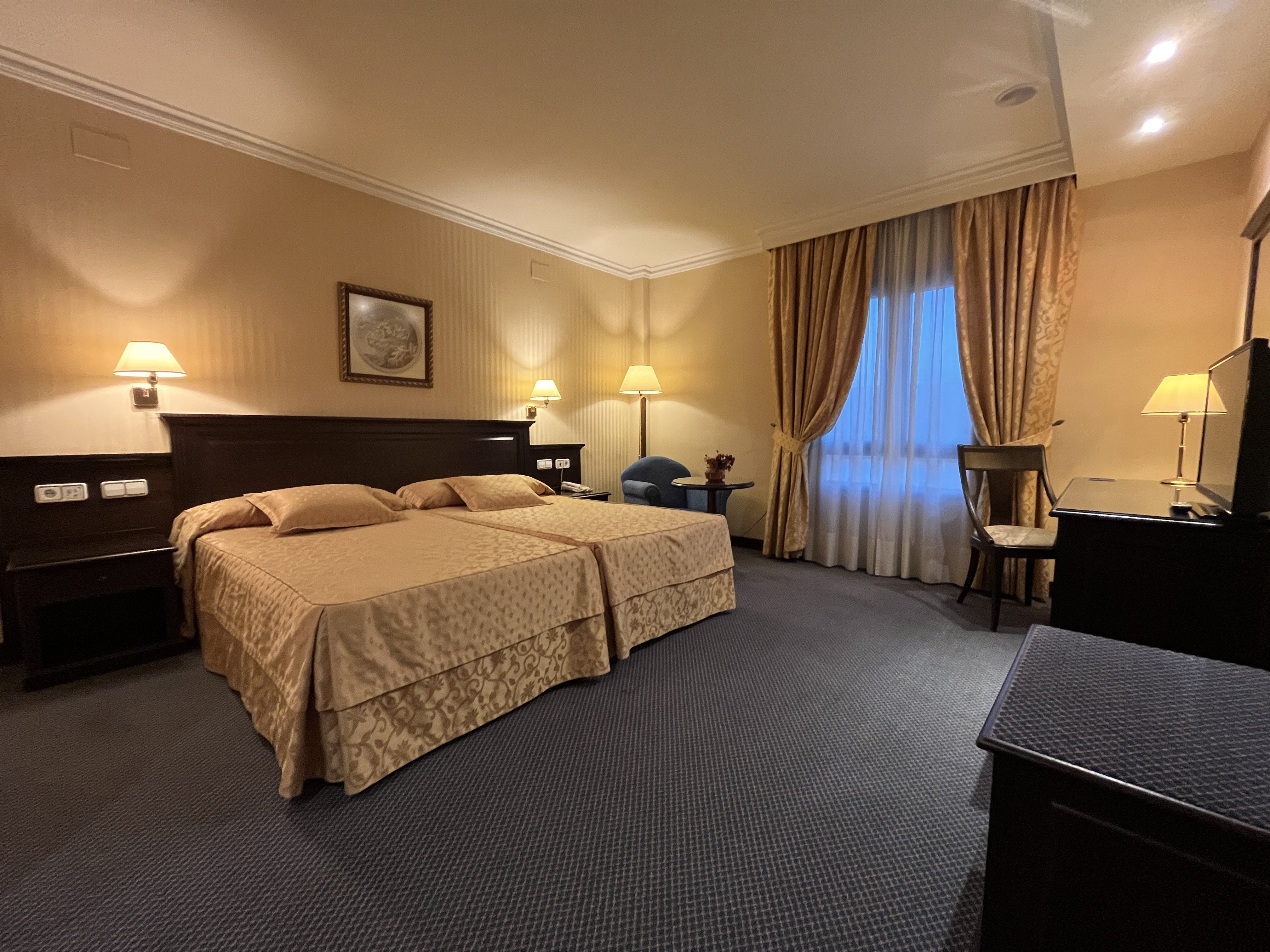 Hotel Sercotel Santiago 8/36