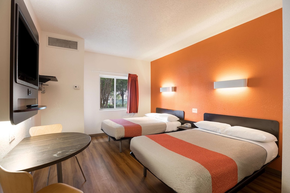 Motel6 Orlando, FL - International Dr 11/39