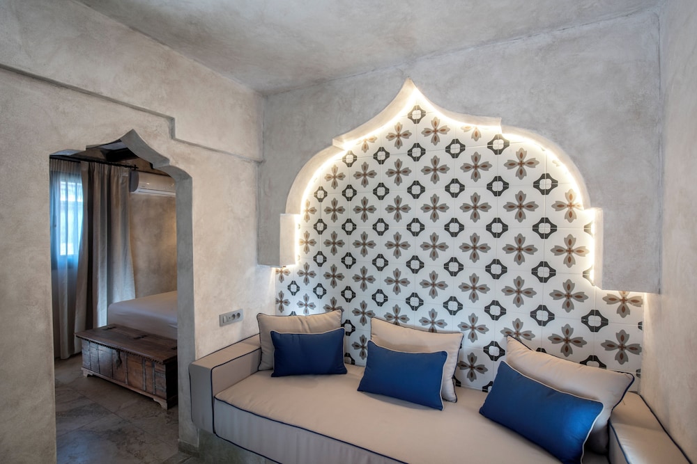 Decan Concept Boutique Estate 38/45