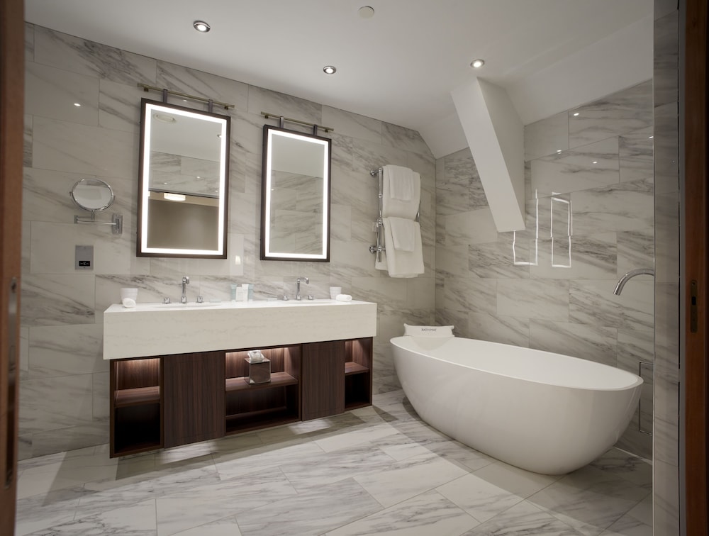 The Parkgate Hotel 44/46