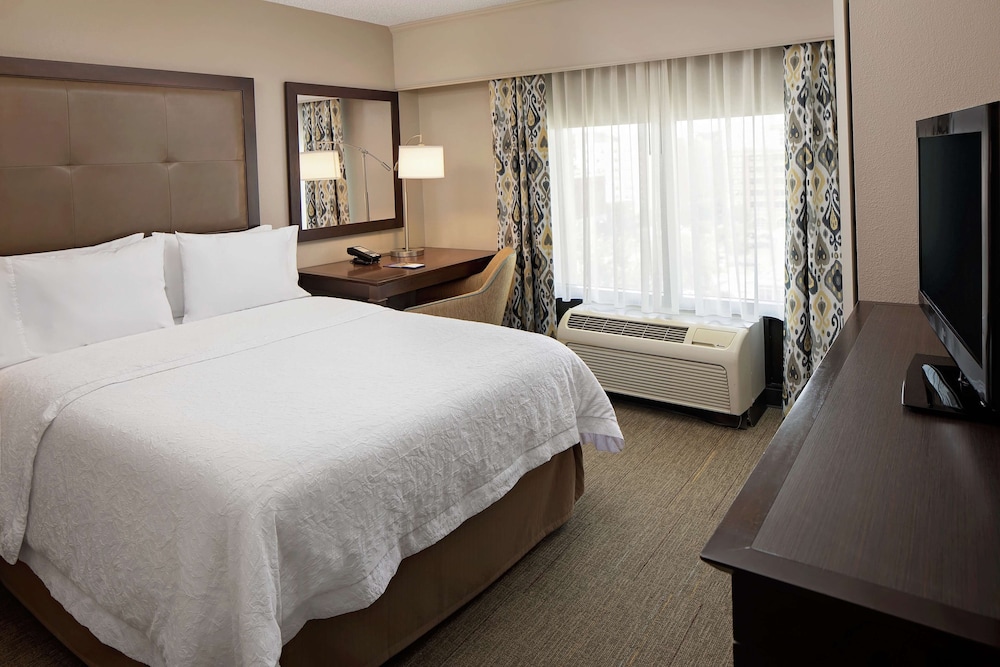 Hampton Inn Louisville Downtown 16/50