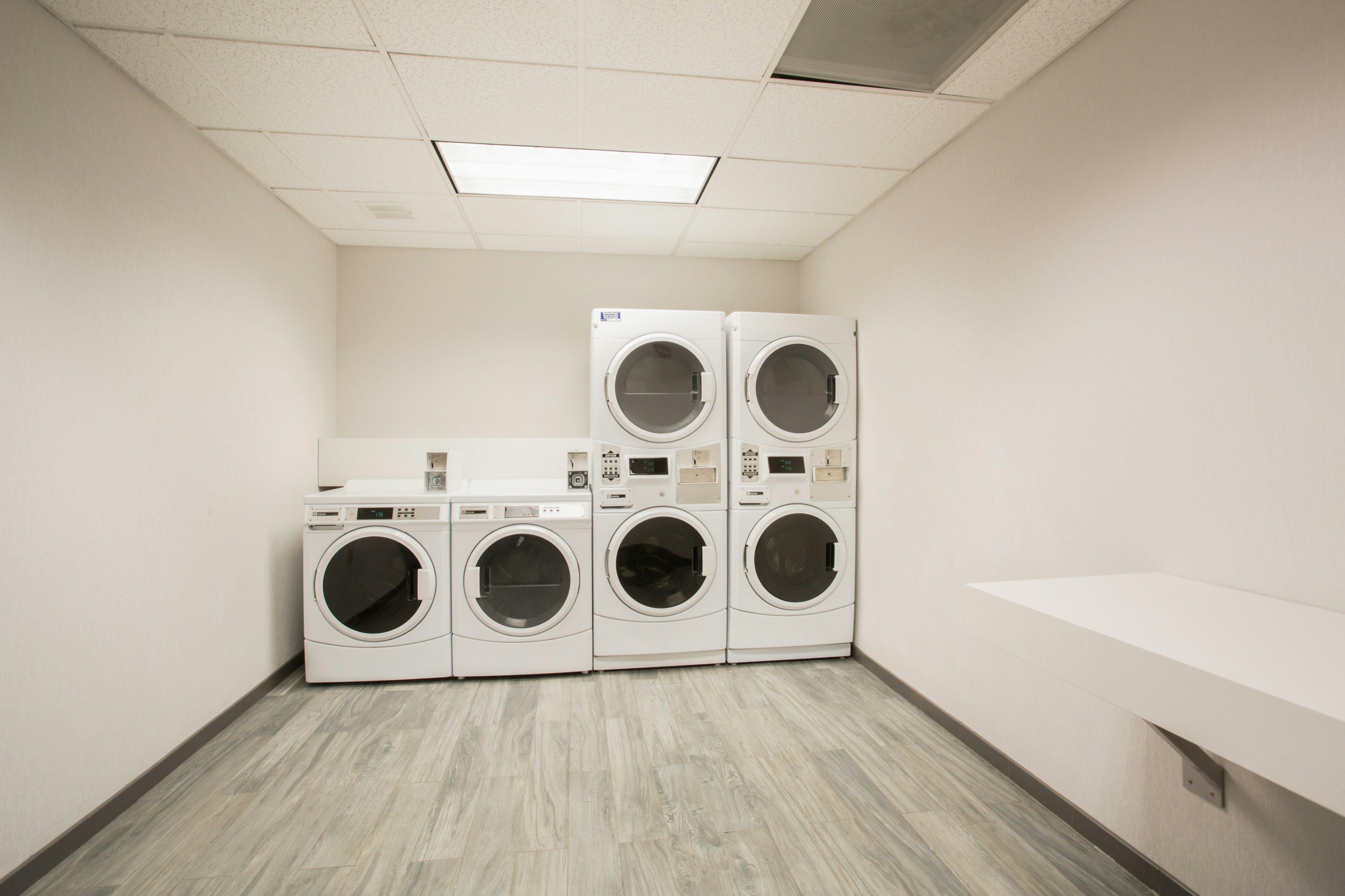 Hampton Inn Suites Denver Downtown 26/46