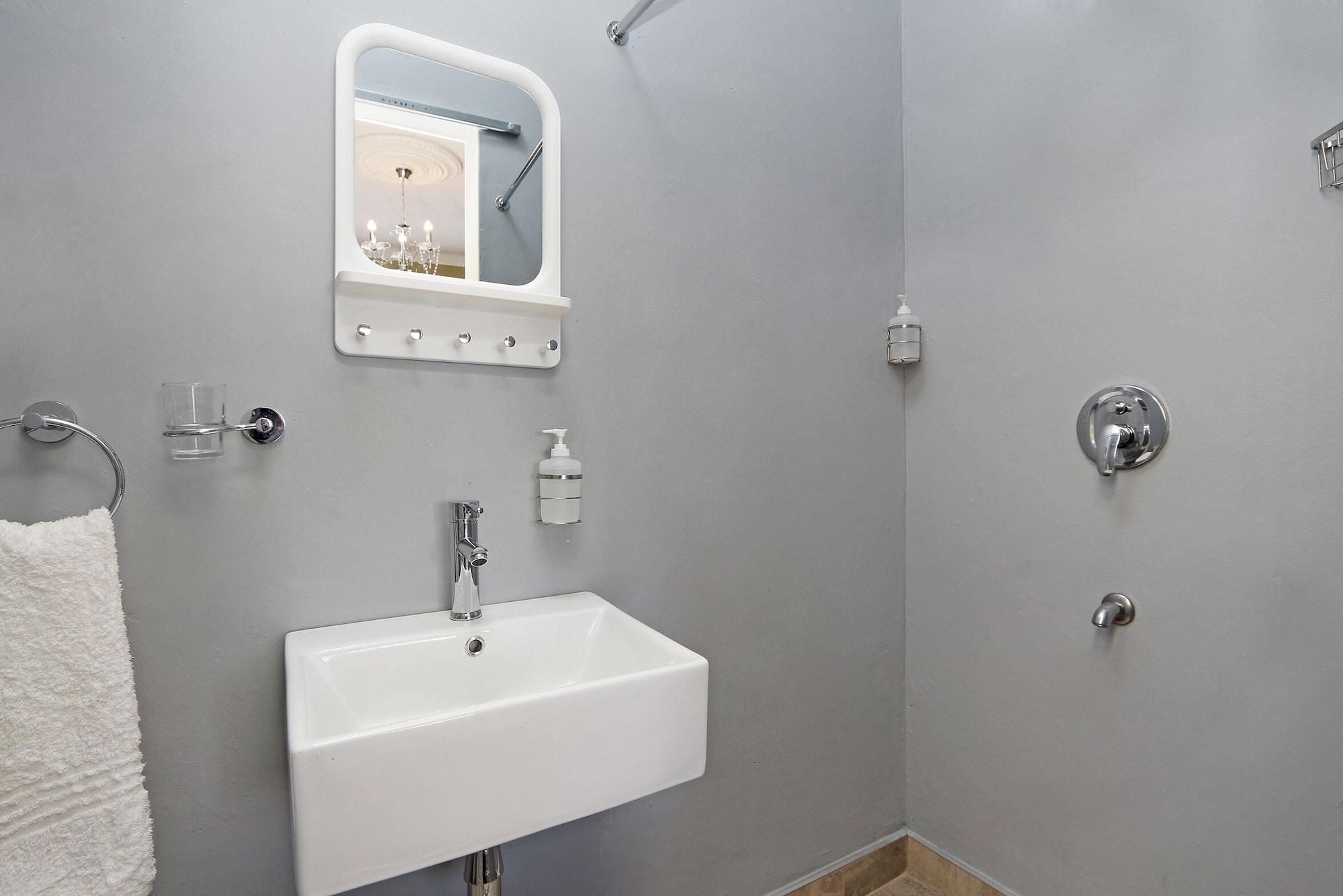 Camdene Guesthouse 49/49
