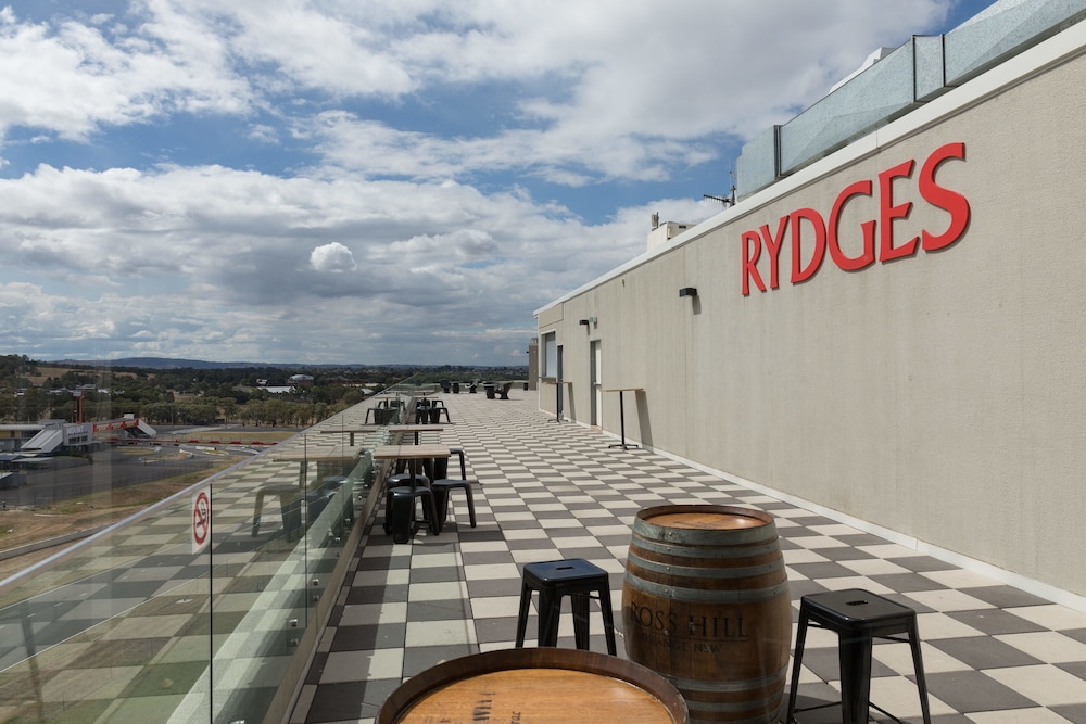Rydges Mount Panorama Bathurst 6/66