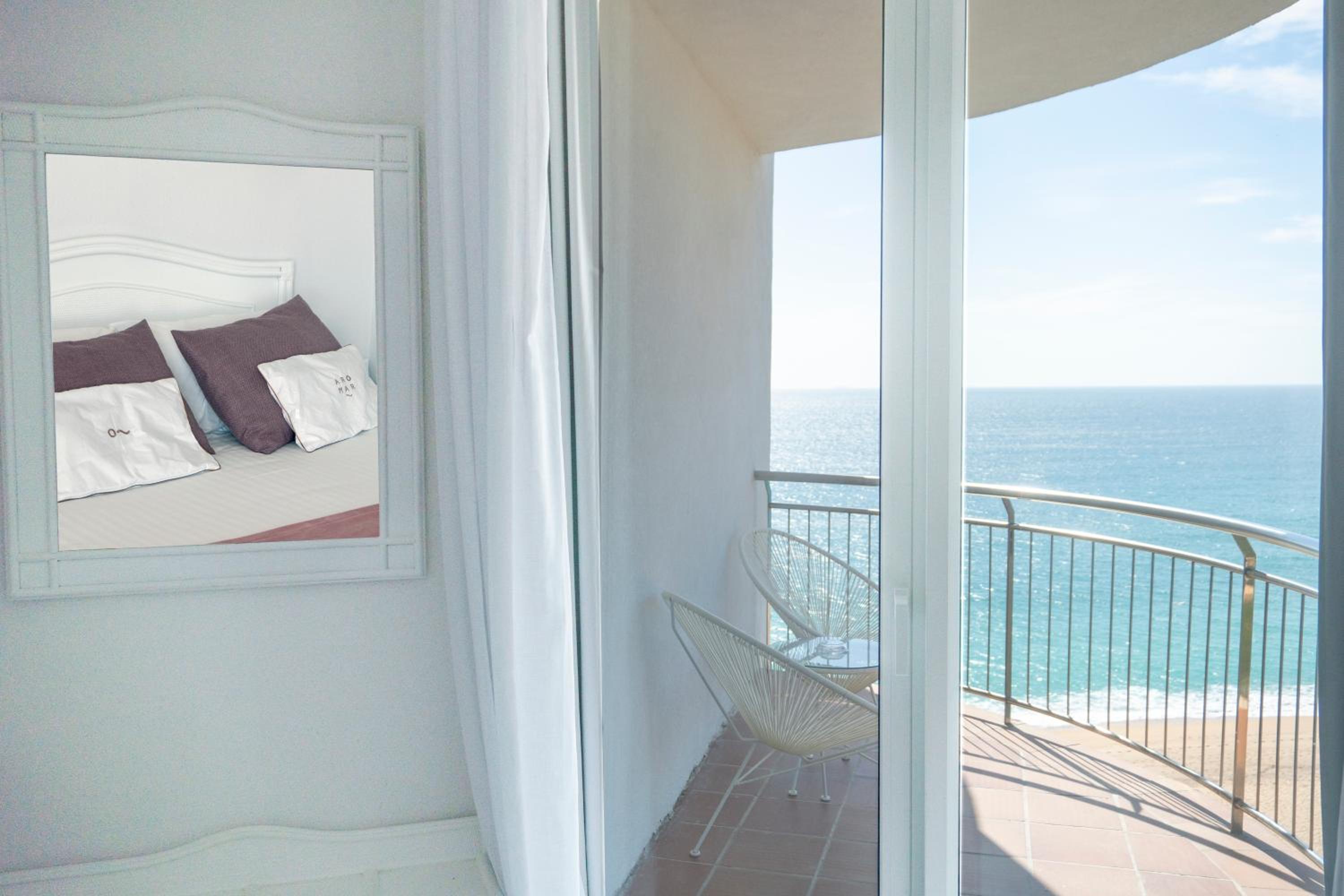 Classic, Double Bed, Side Sea View, Balcony، Hotel Aromar 4/6