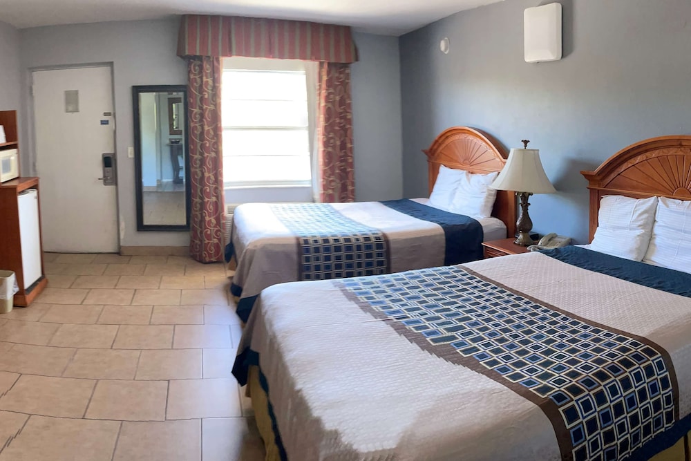 Travelodge by Wyndham Venice 6/46