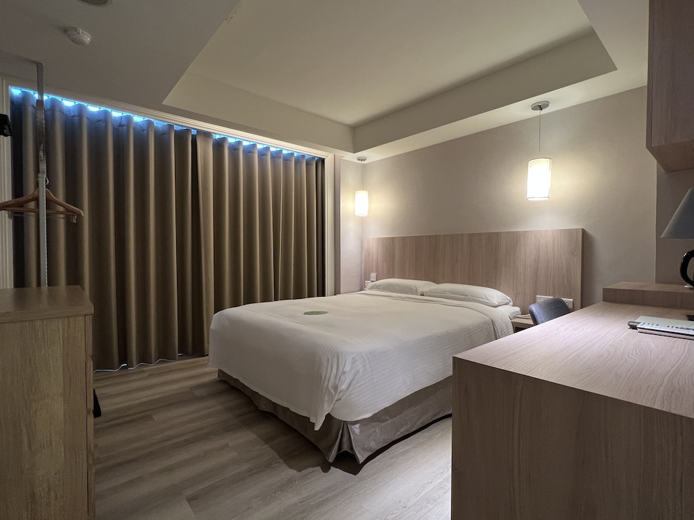 BUSINESS, DOUBLE BED