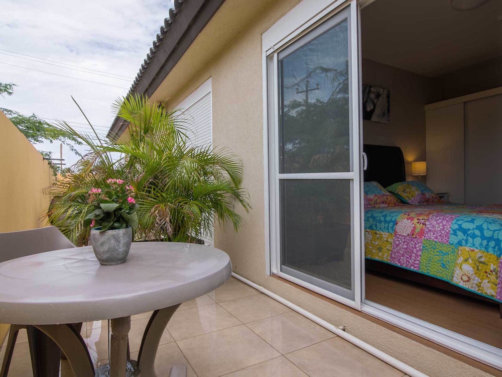 Golden Villas Aruba 46/54