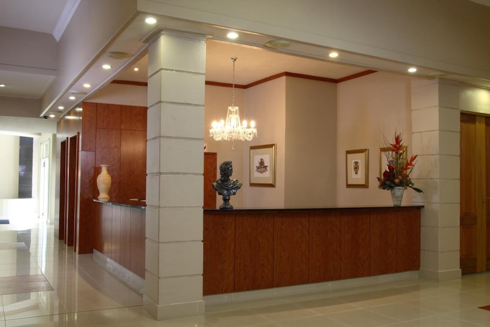 Apollo Hotel 13/79