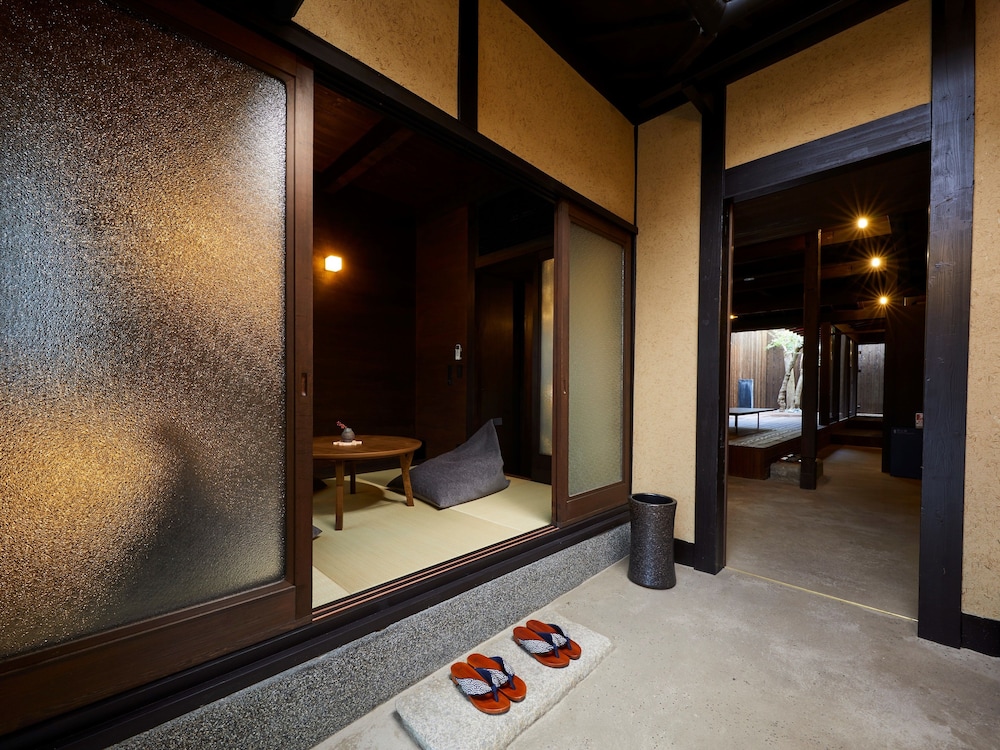 Rinn Premium Machiya Townhouse Kyoto Nijo Castle North [VR] 25/50