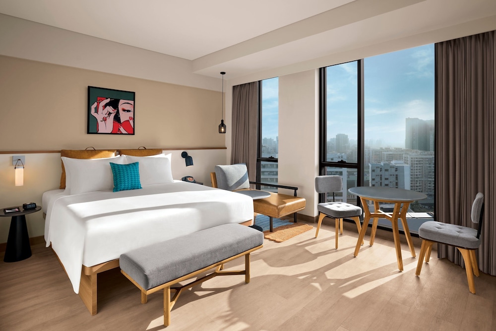 Moxy Mumbai Andheri West 7/40