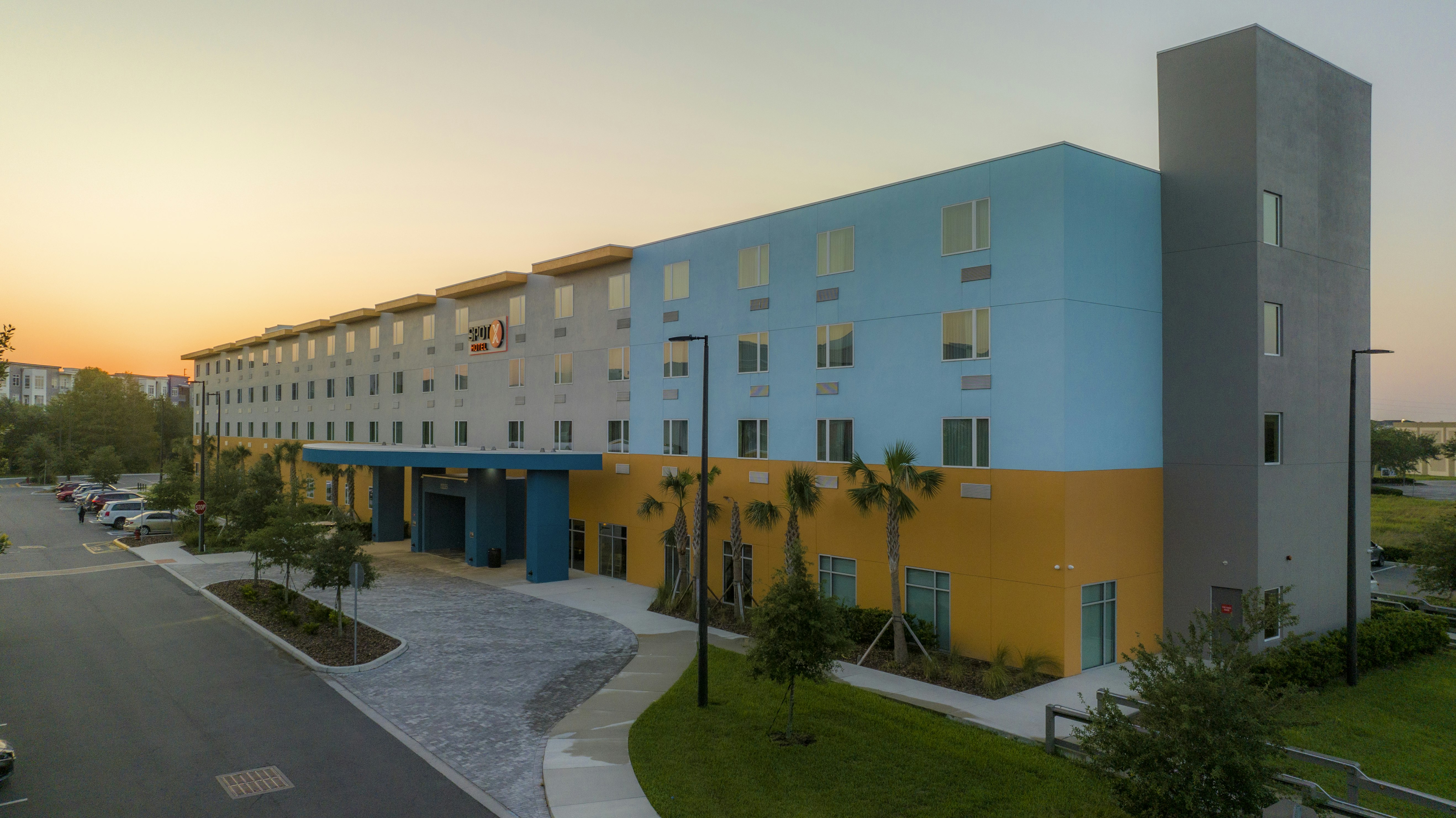 SPOT X Hotel Orlando/Intl Dr by The Red Collection 9/75