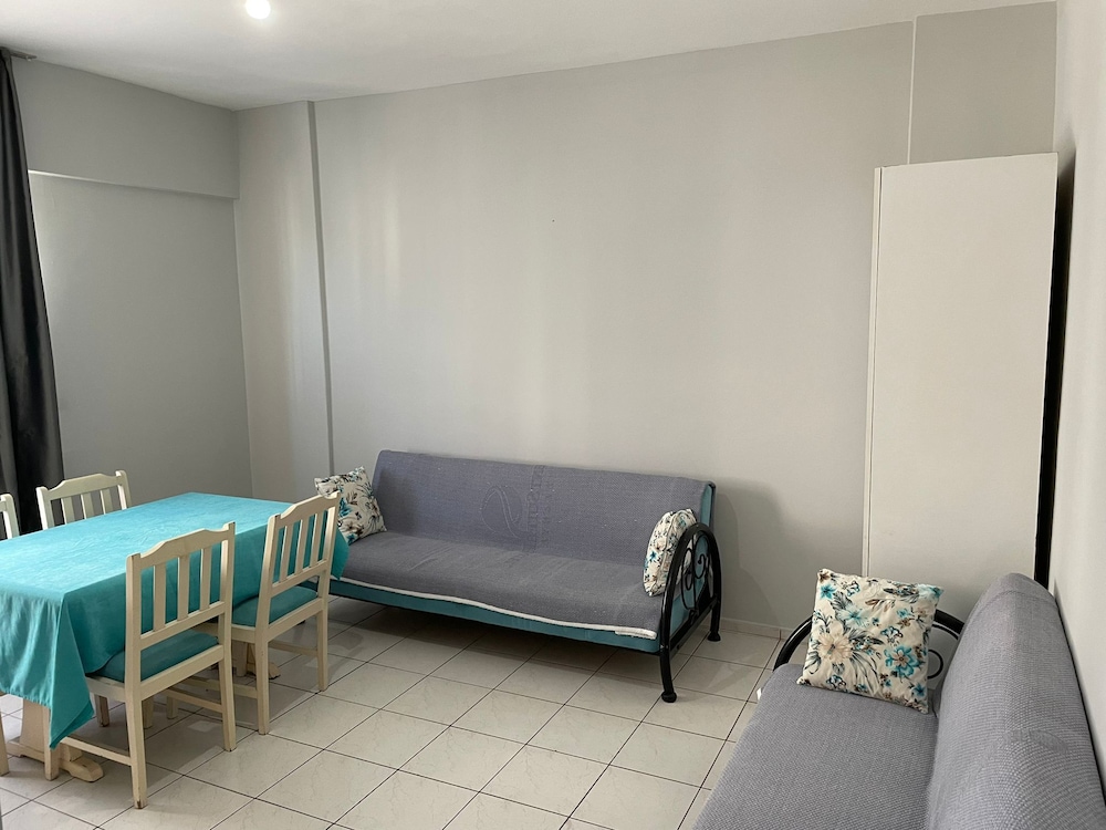 Rosella Hotel 33/62