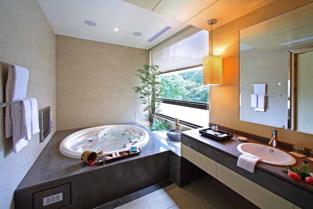 Norway Forest Tamsui Motel 50/50