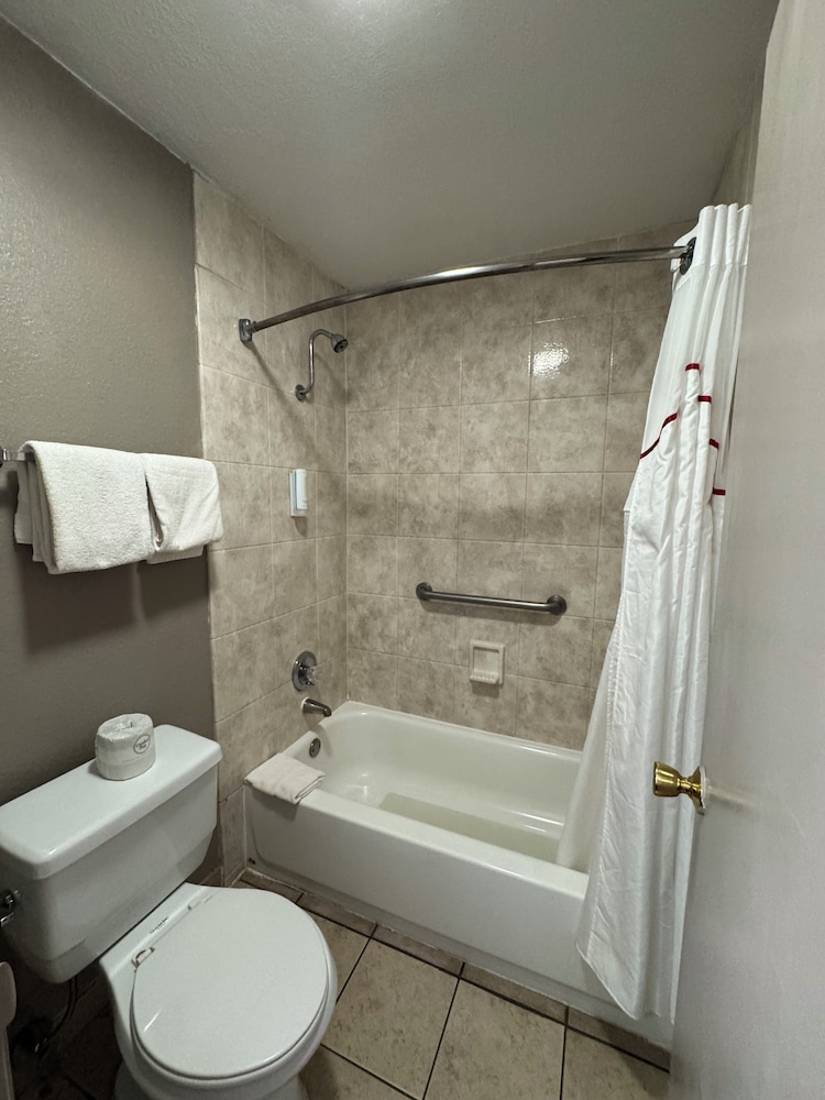 Econo Lodge Childress, TX 47/51