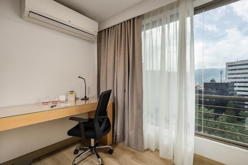 Leblon Suites Hotel 54/60