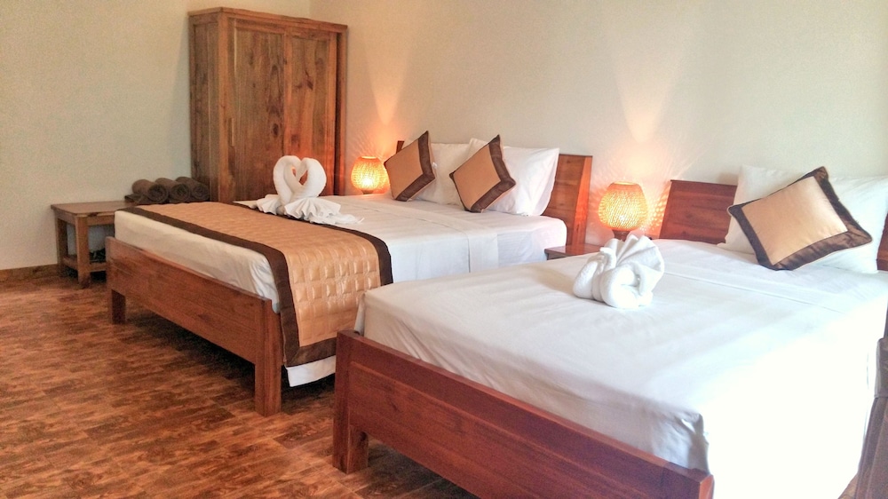Ancarine Beach Resort 28/72