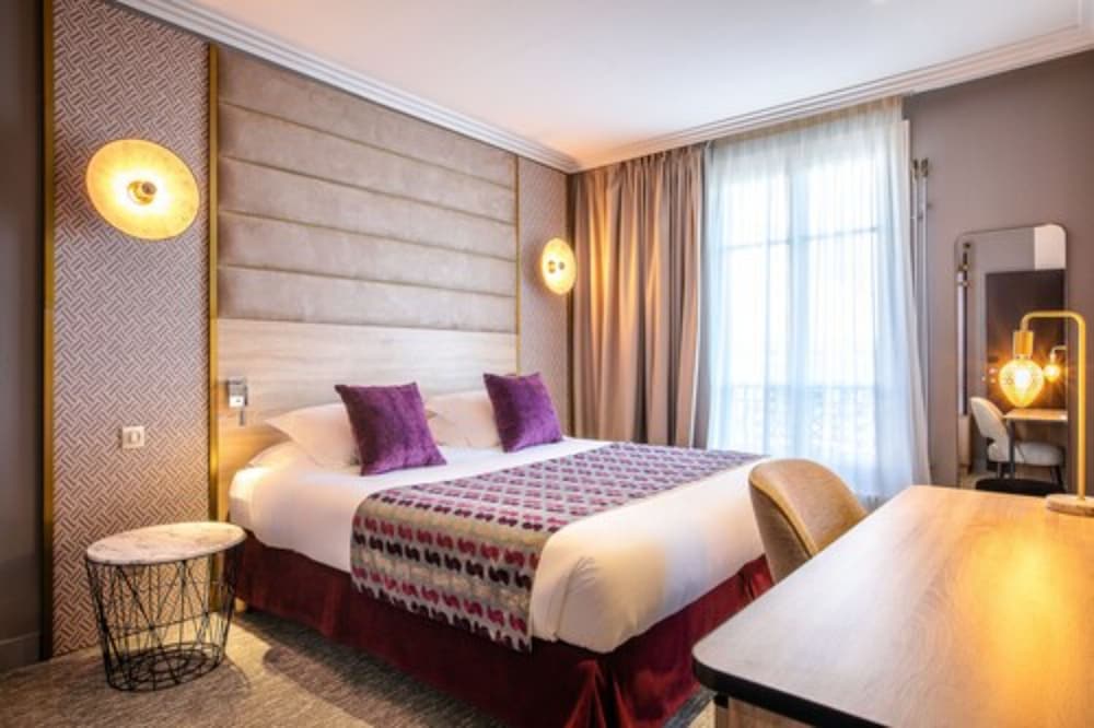 Hotel Nude Paris - Color Vision 30/81