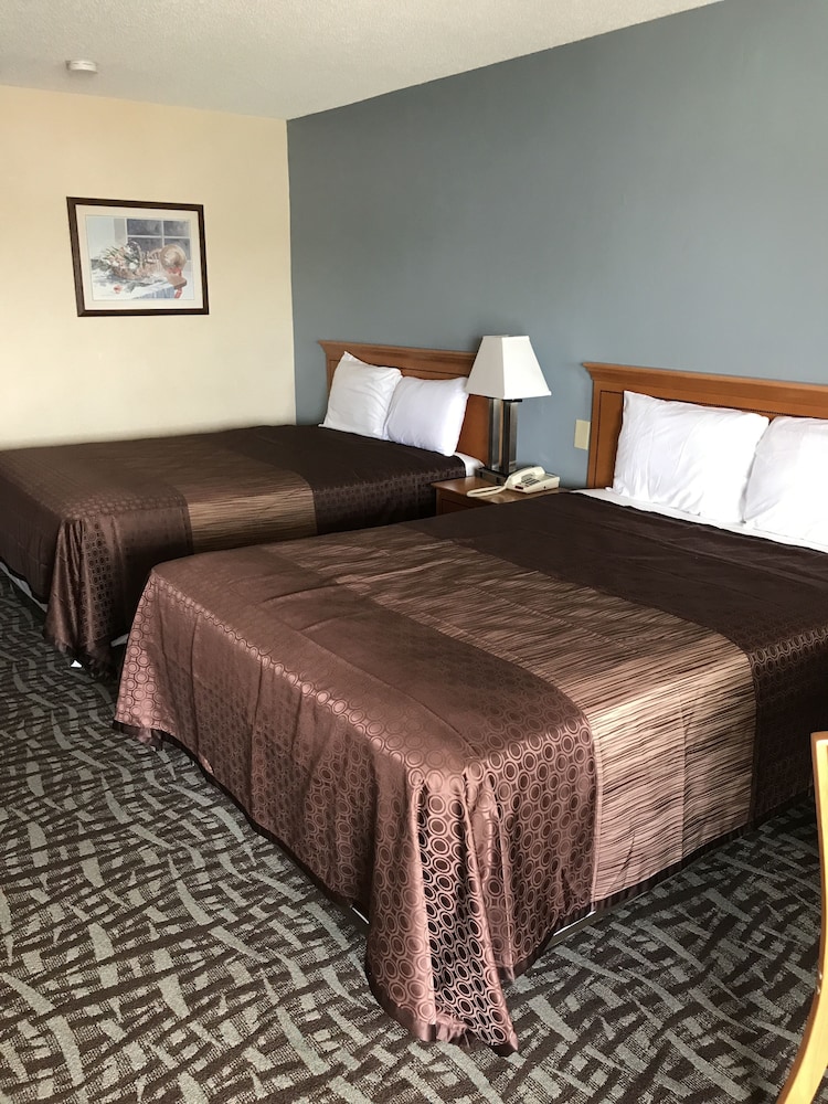 Carolina Inn Suites At Lake Norman 12/34