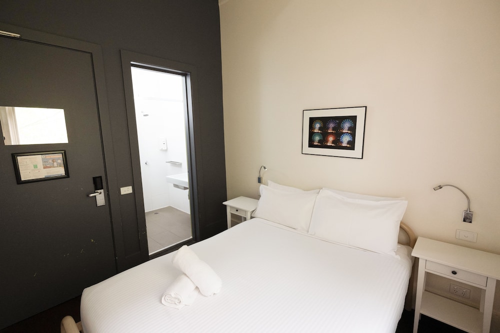 YHA Melbourne Central 10/35