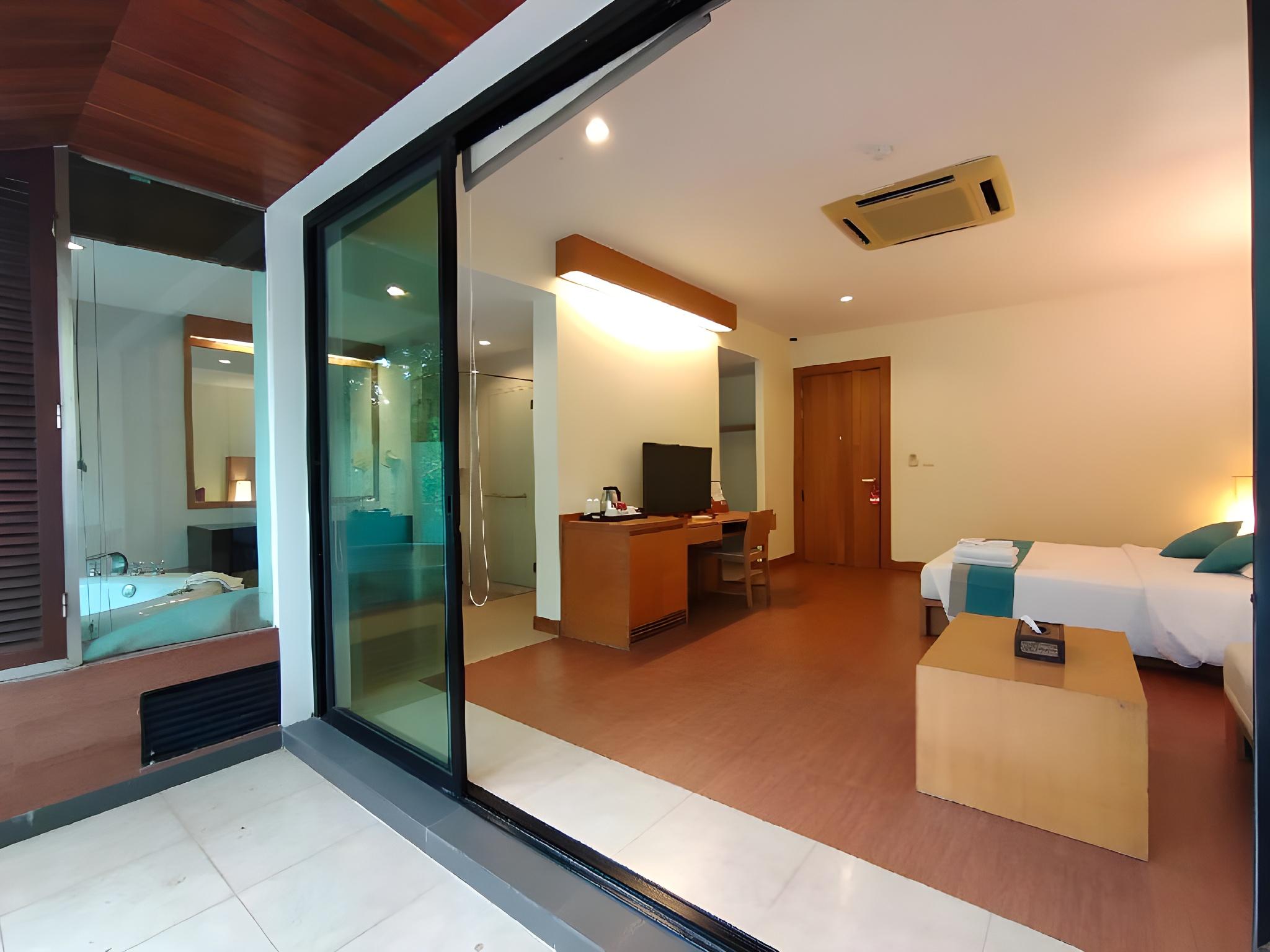 Deluxe, Suite, Sea Side