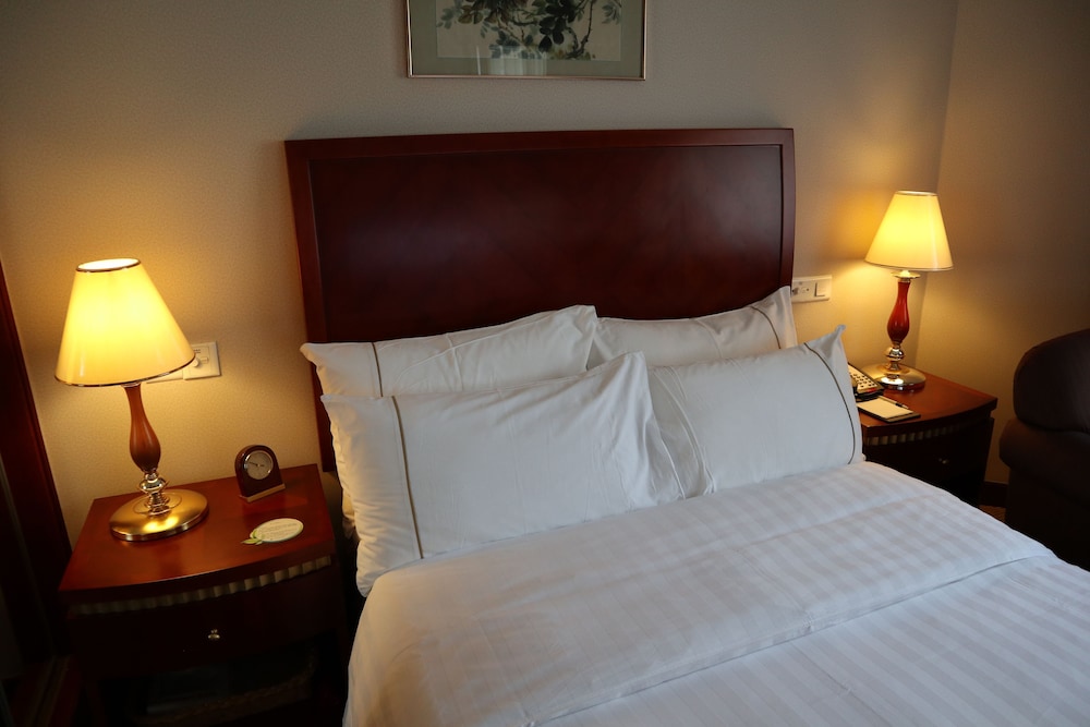 Jianguo Hotel Shanghai 9/56