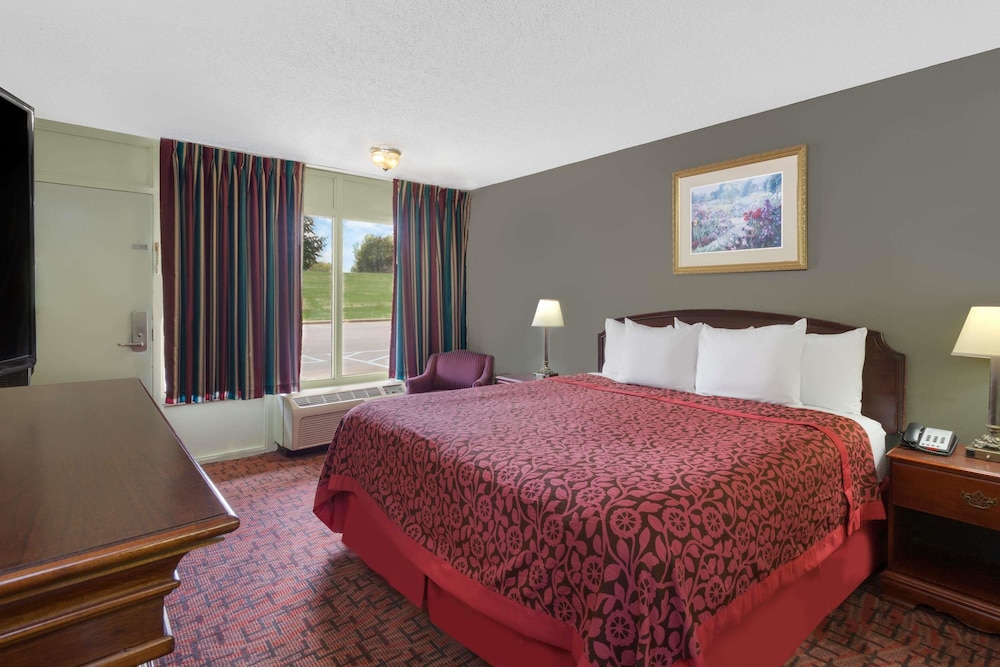 Days Inn By Wyndham Mccomb Ms 7/30