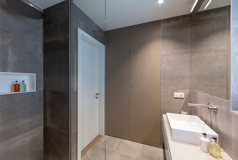 Central City Luxury Residence 44/50